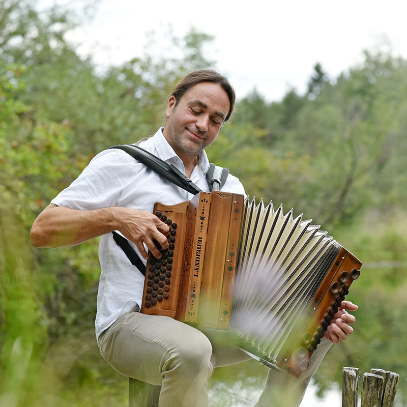 Martin-Regnat-Klaenge-an-der-Harmonika